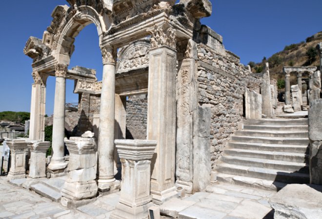 Efesos, Templo Adriano